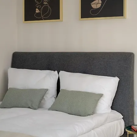 Old Town River With Balcony & Parking By Renters