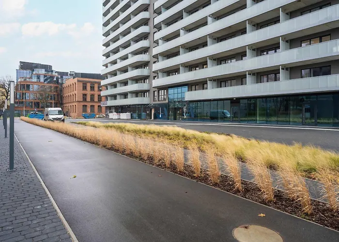 Old Town River With Balcony & Parking By Renters Apartman *