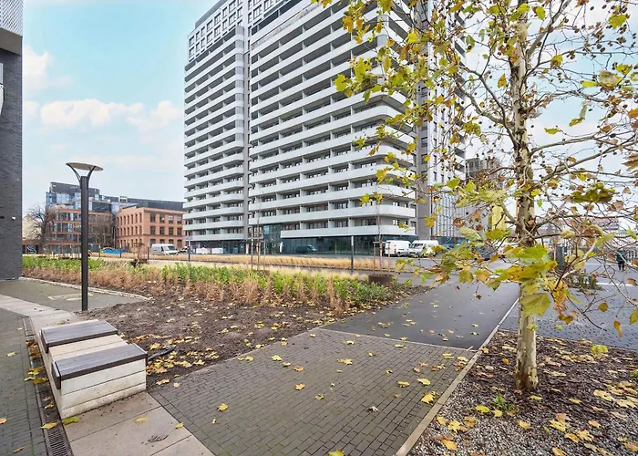 Old Town River With Balcony & Parking By Renters Apartman