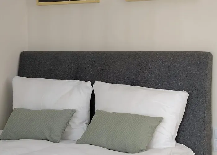 Old Town River With Balcony & Parking By Renters