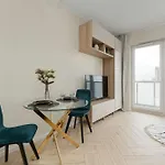 Old Town River With Balcony & Parking By Renters Appartamento
