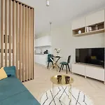 Old Town River With Balcony & Parking By Renters Appartamento *