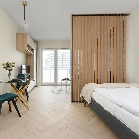 Old Town River With Balcony & Parking By Renters Apartament *