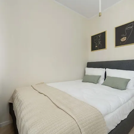 Old Town River With Balcony & Parking By Renters Wroclaw