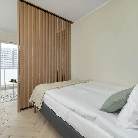 Old Town River With Balcony & Parking By Renters Apartment