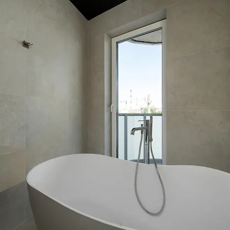 Old Town River With Balcony & Parking By Renters Appartement *