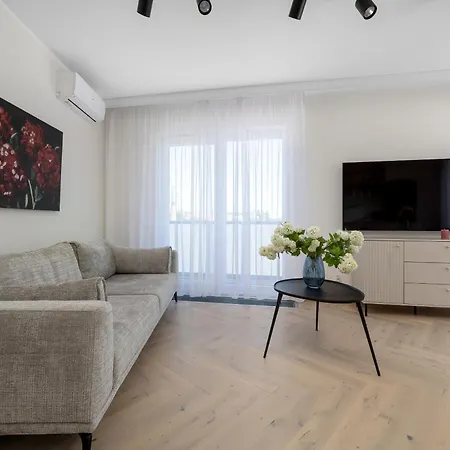 Old Town River With Balcony & Parking By Renters Appartement
