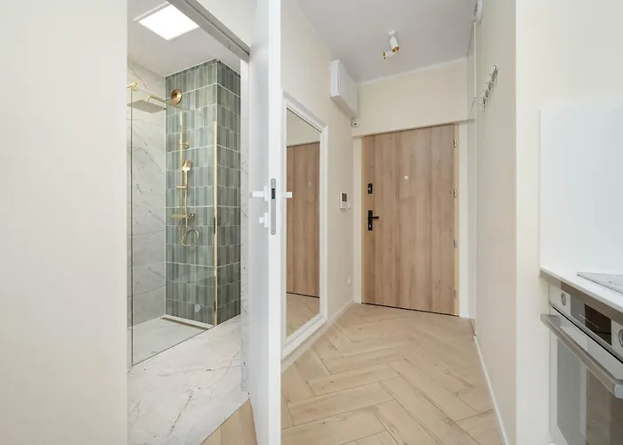 Old Town River With Balcony & Parking By Renters Wroclaw