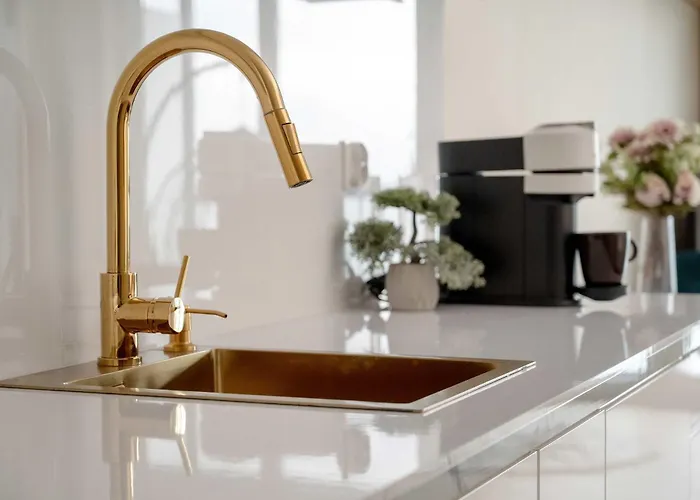 Old Town River With Balcony & Parking By Renters * Wroclaw