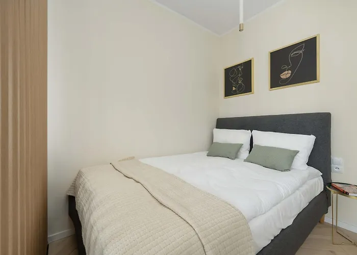 Old Town River With Balcony & Parking By Renters Wroclaw