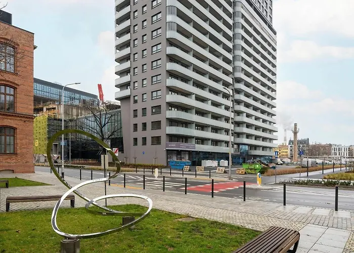 Old Town River With Balcony & Parking By Renters Apartment